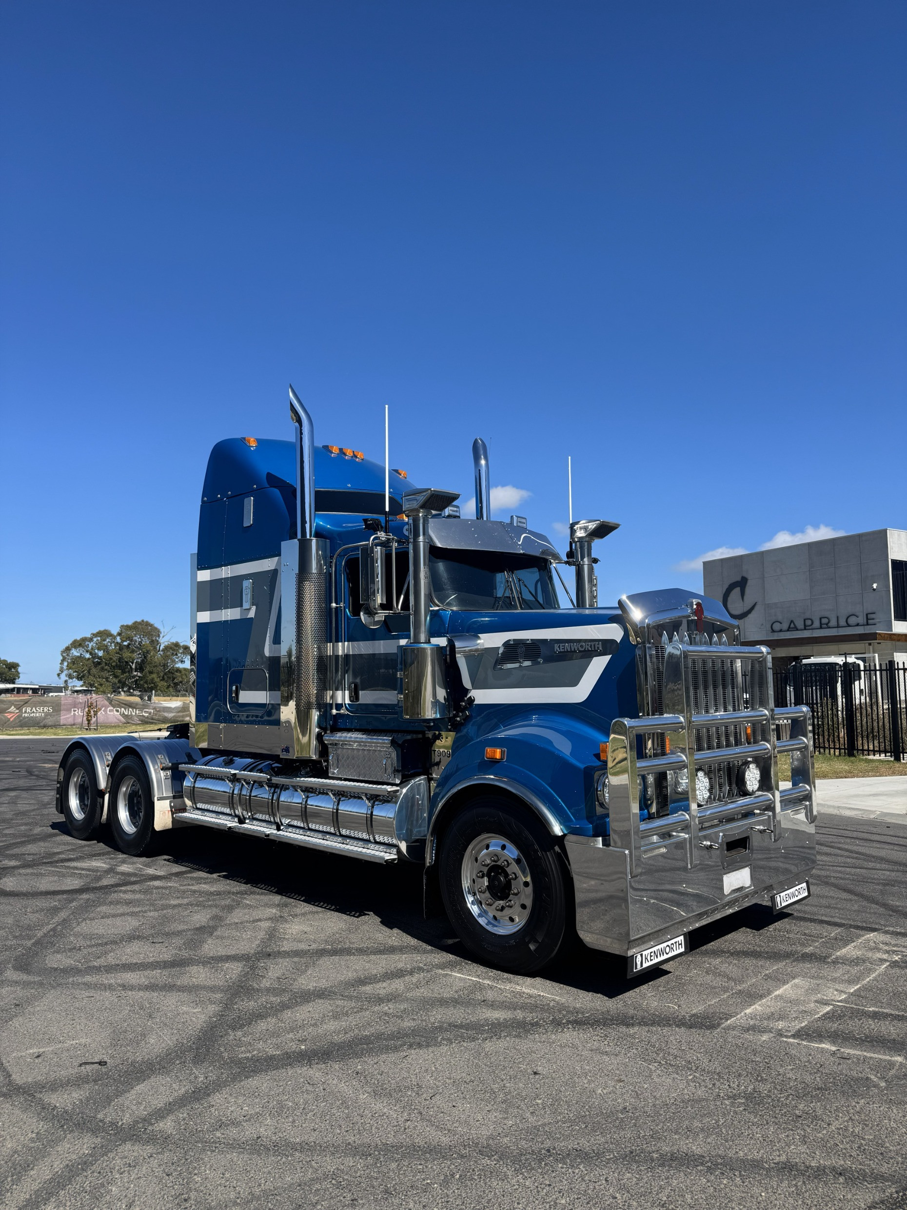 2019 Kenworth T909