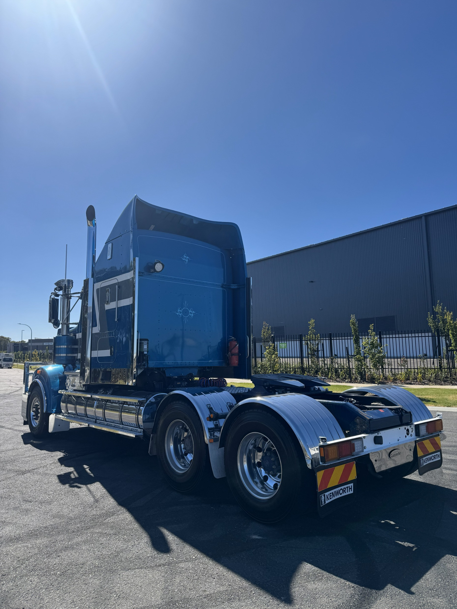 2019 Kenworth T909 image 5
