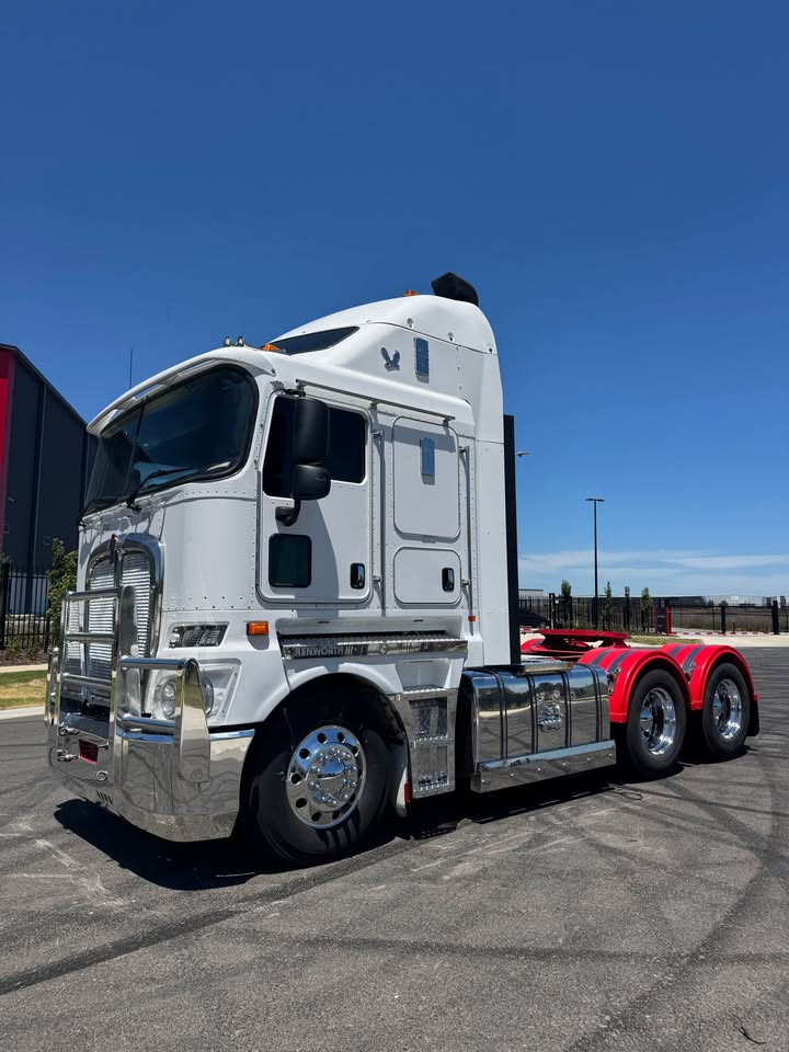 2017 Kenworth K200 image 11
