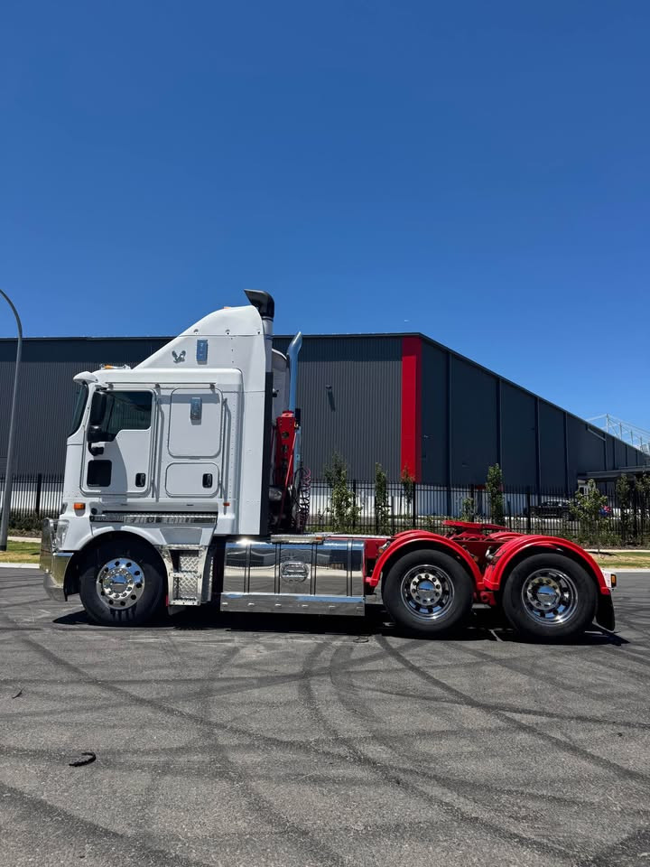 2017 Kenworth K200 image 13