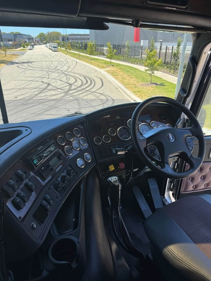 2017 Kenworth K200 image 27