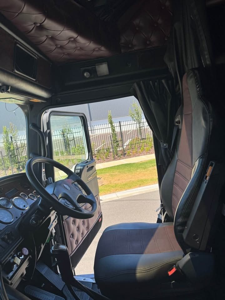 2017 Kenworth K200 image 28