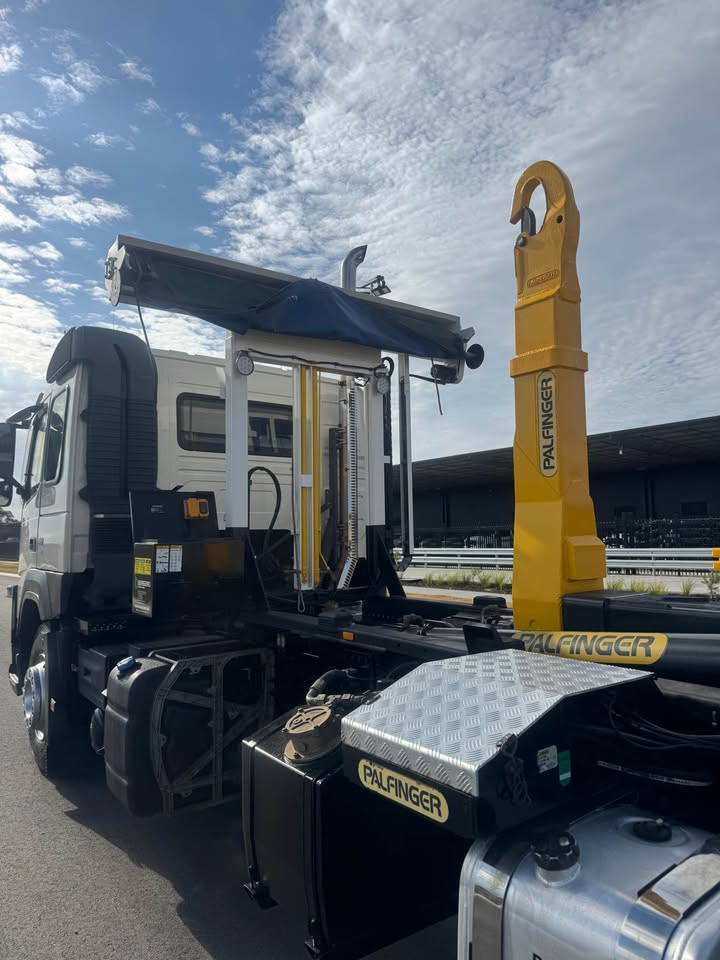 2018 Volvo FM410 image 11