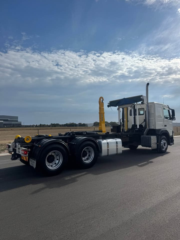 2018 Volvo FM410 image 13