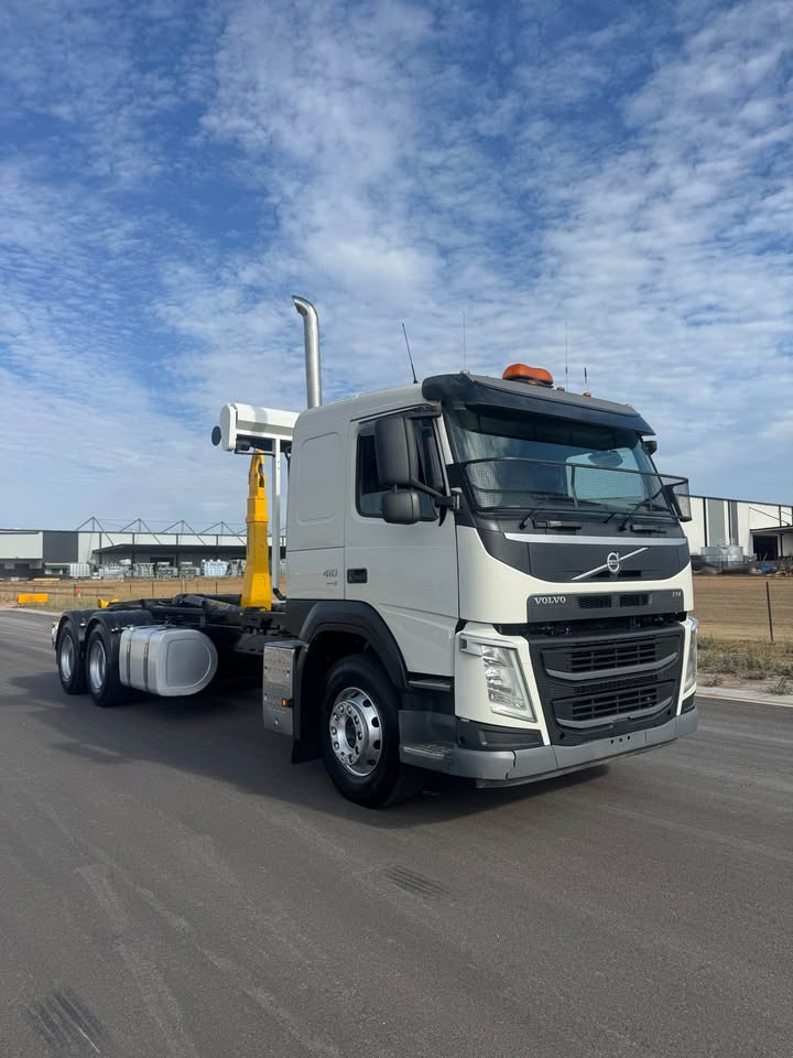 2018 Volvo FM410 image 21