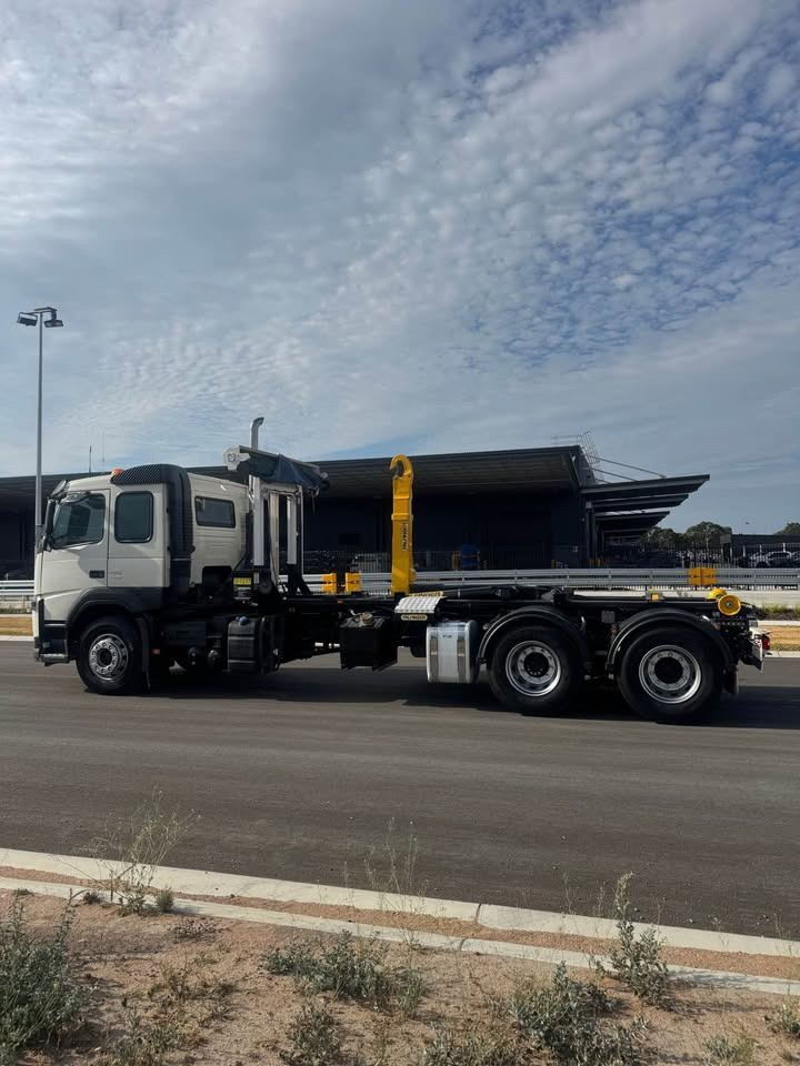 2018 Volvo FM410 image 24