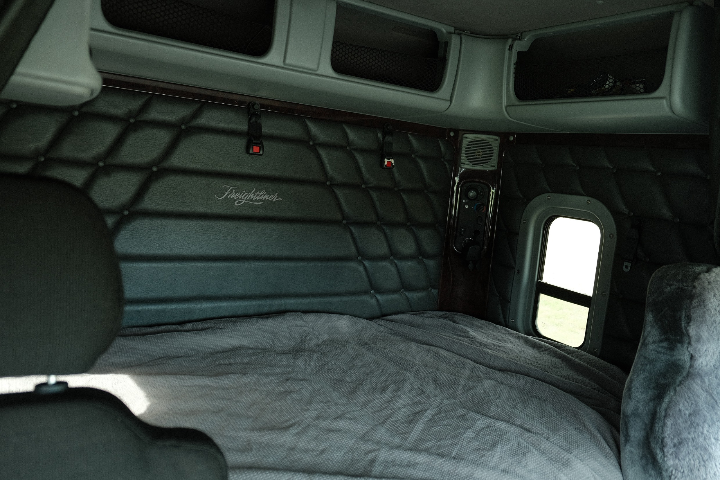 2013 Freightliner Argosy image 15