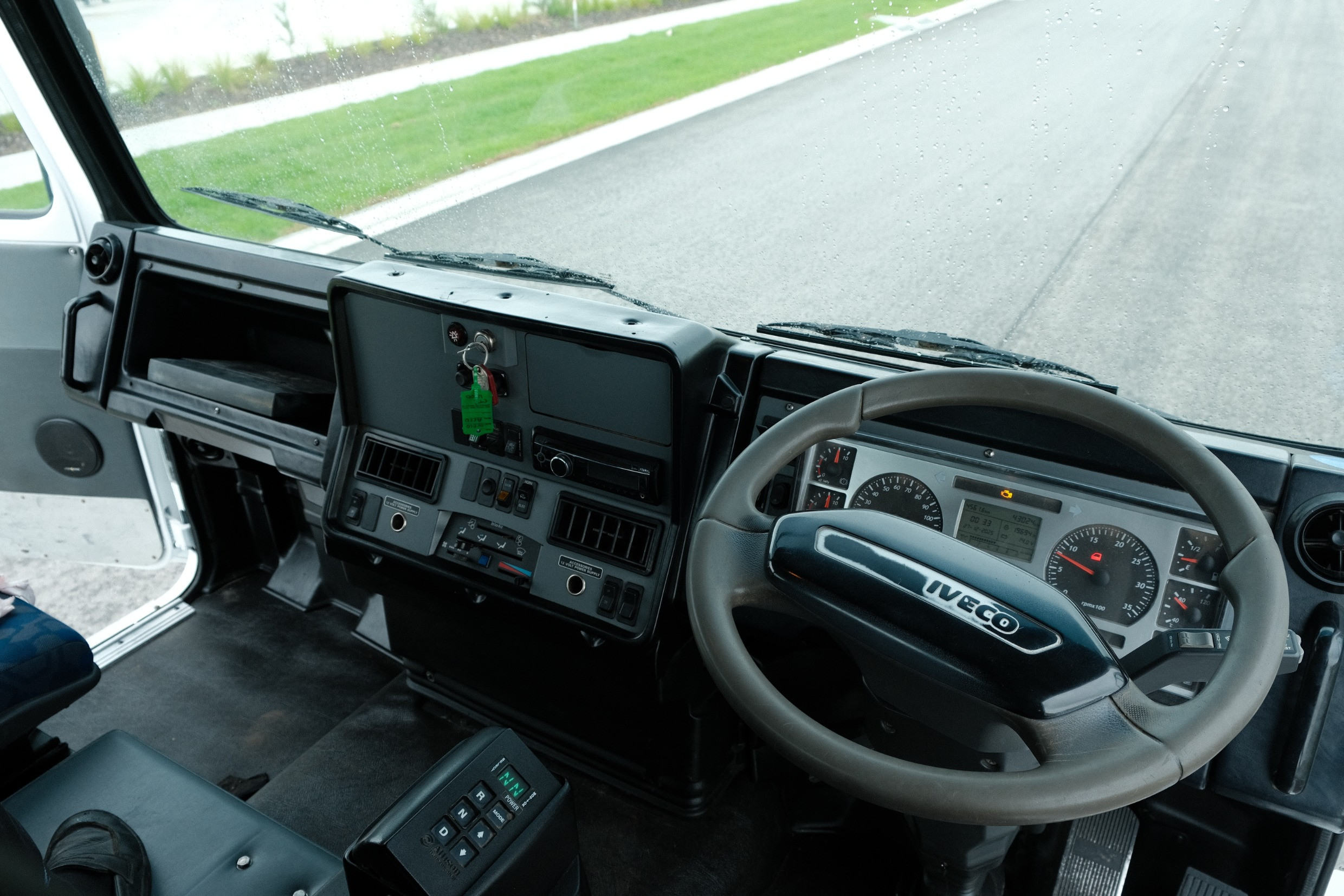 2013 Iveco Acco 2350G image 14