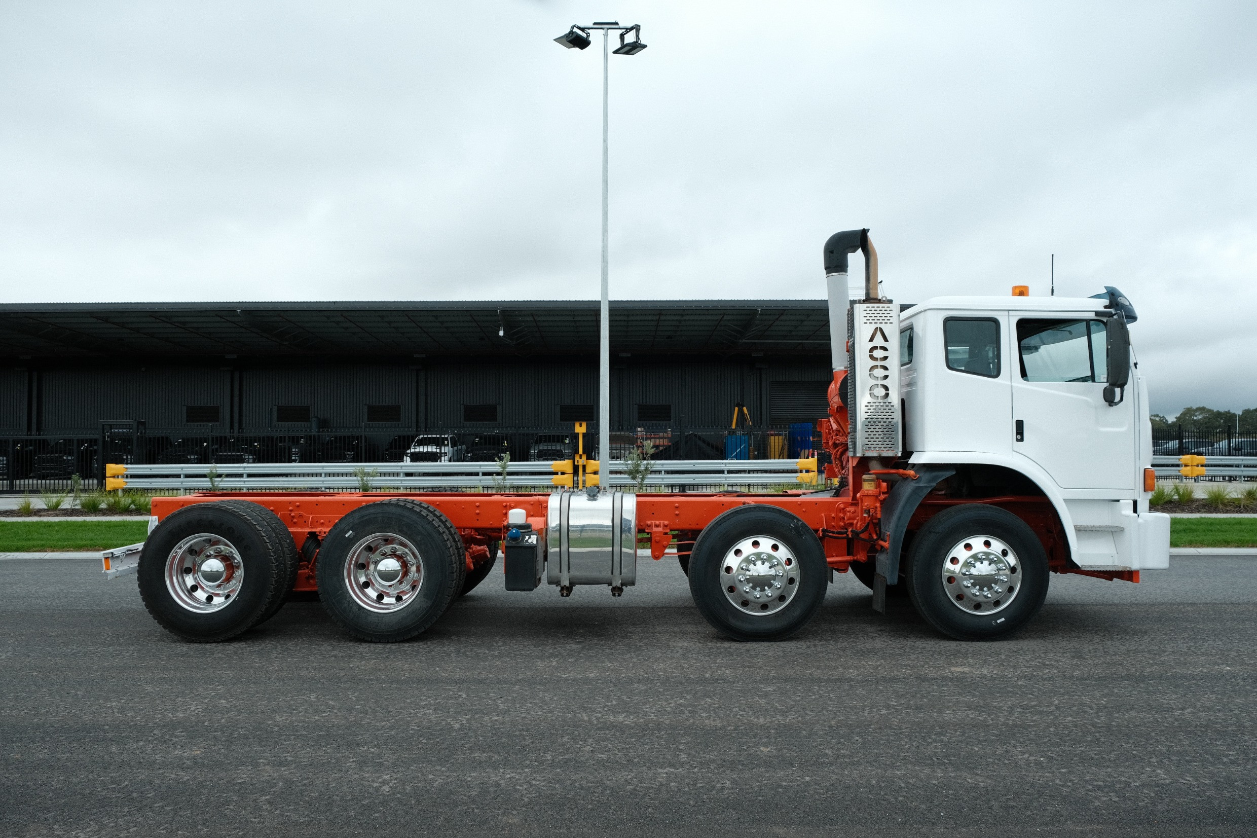 2013 Iveco Acco 2350G image 5