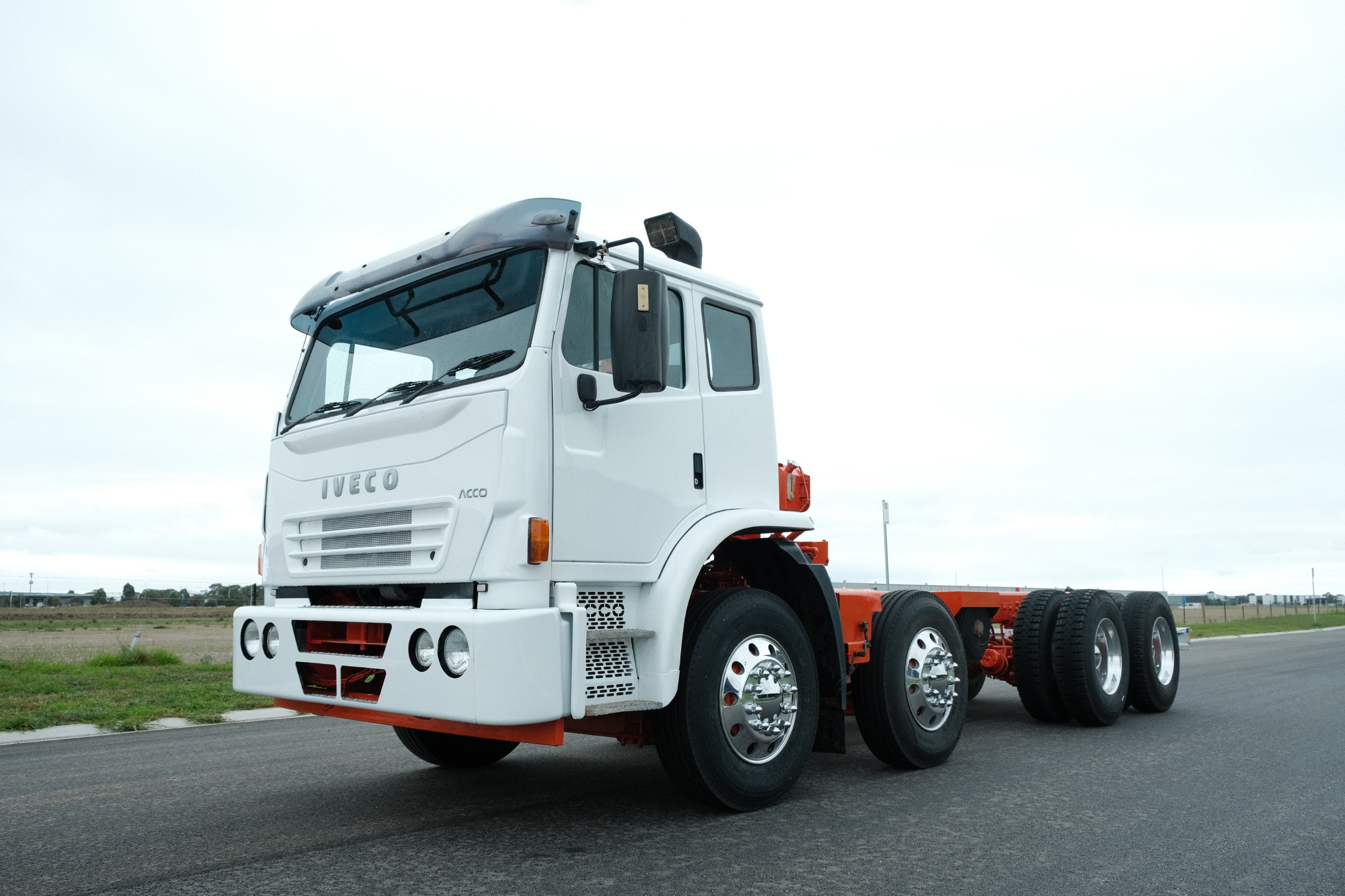 2013 Iveco Acco 2350G image 7