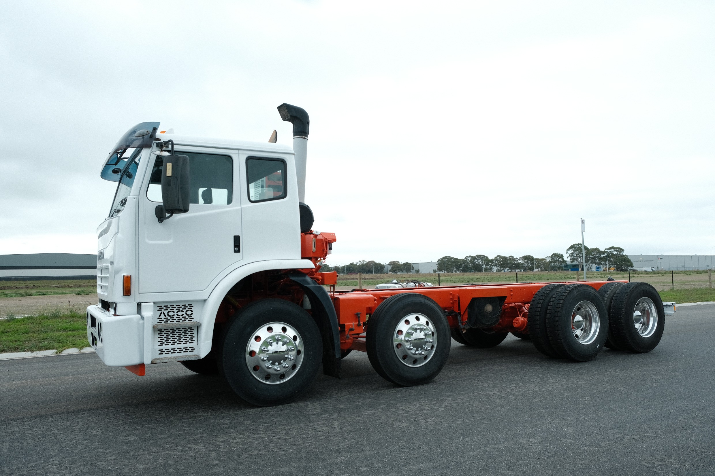 2013 Iveco Acco 2350G image 8