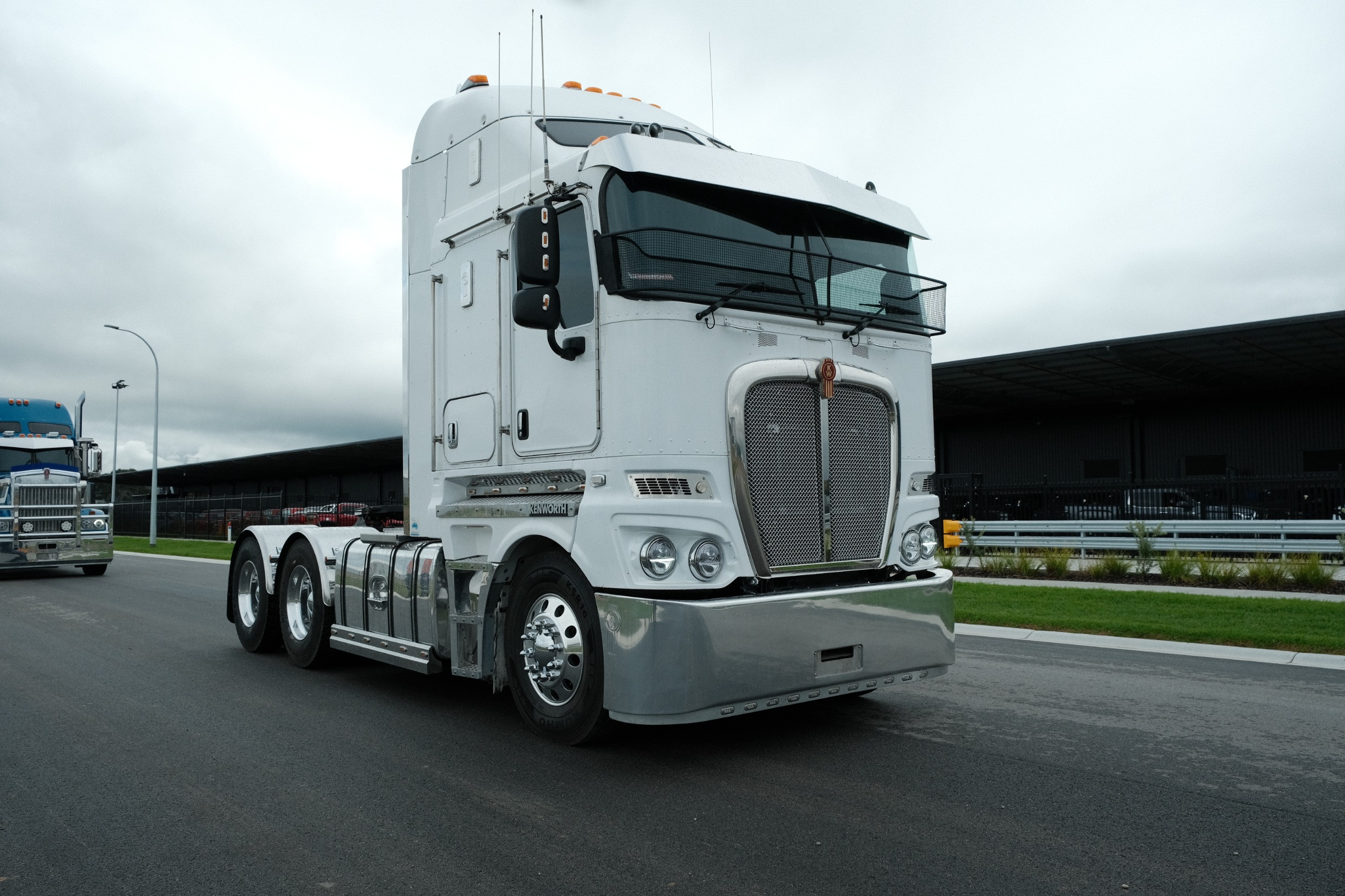 2023 Kenworth K200 image 2