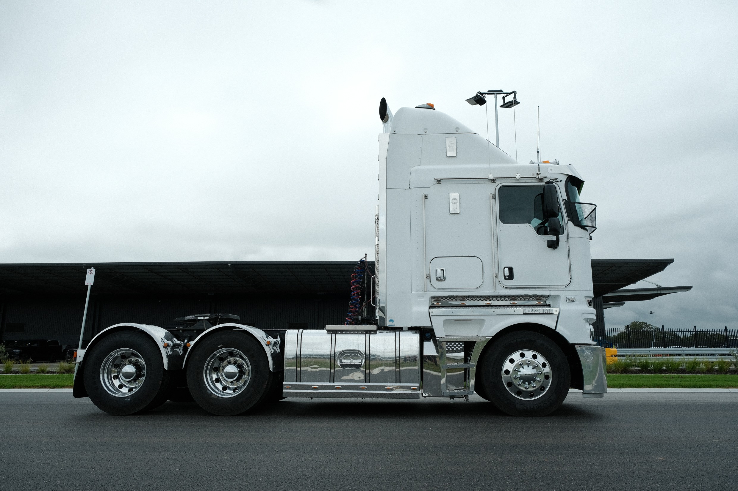 2023 Kenworth K200 image 3
