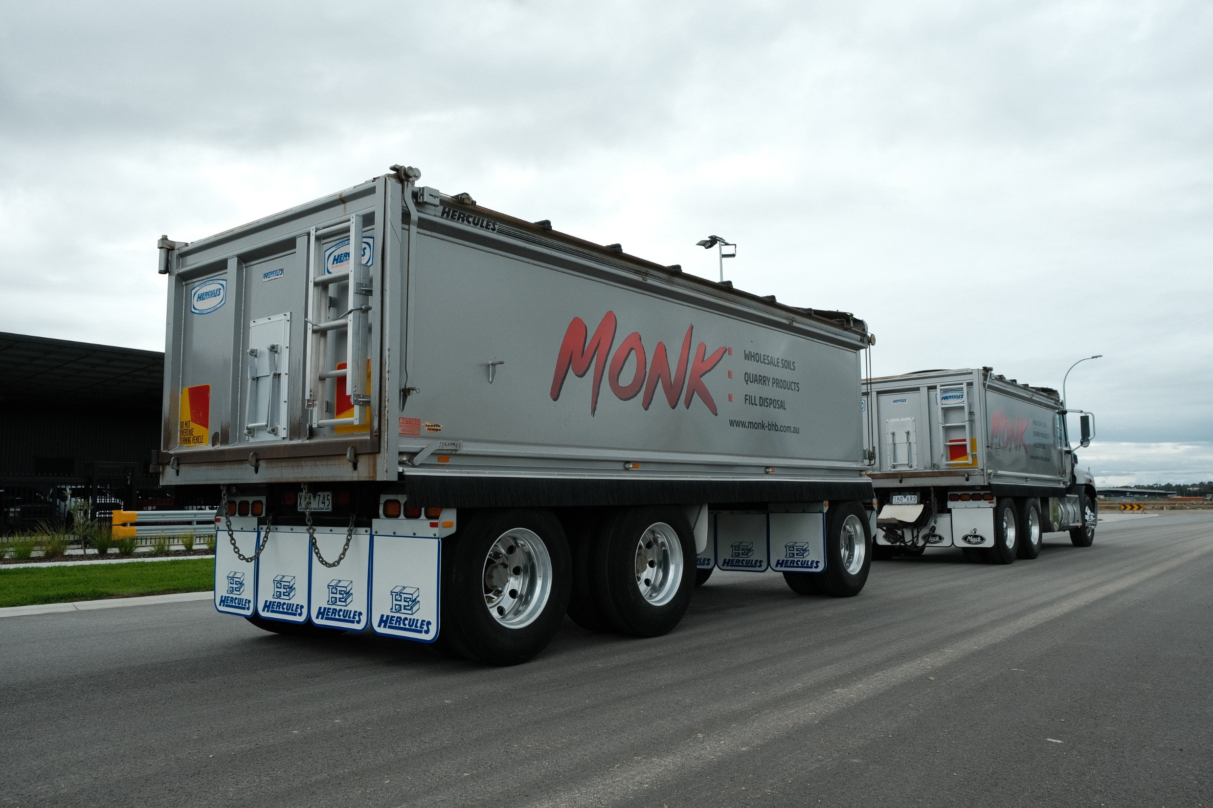 2016 Mack GRANITE image 11
