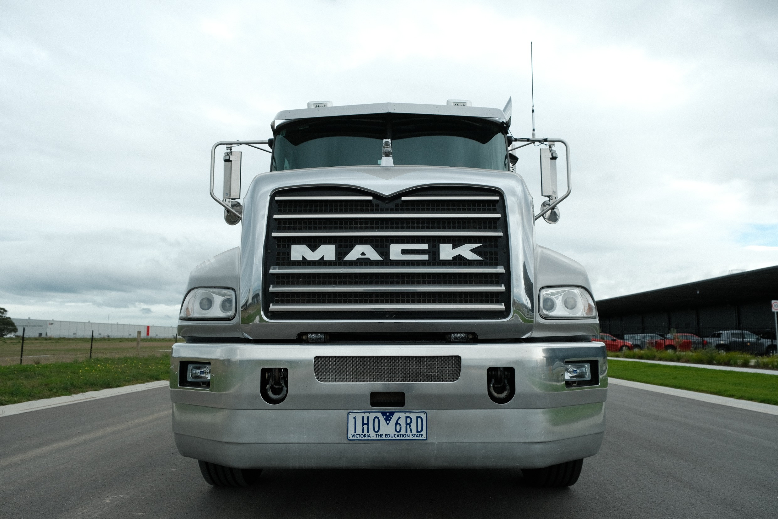 2016 Mack GRANITE image 2