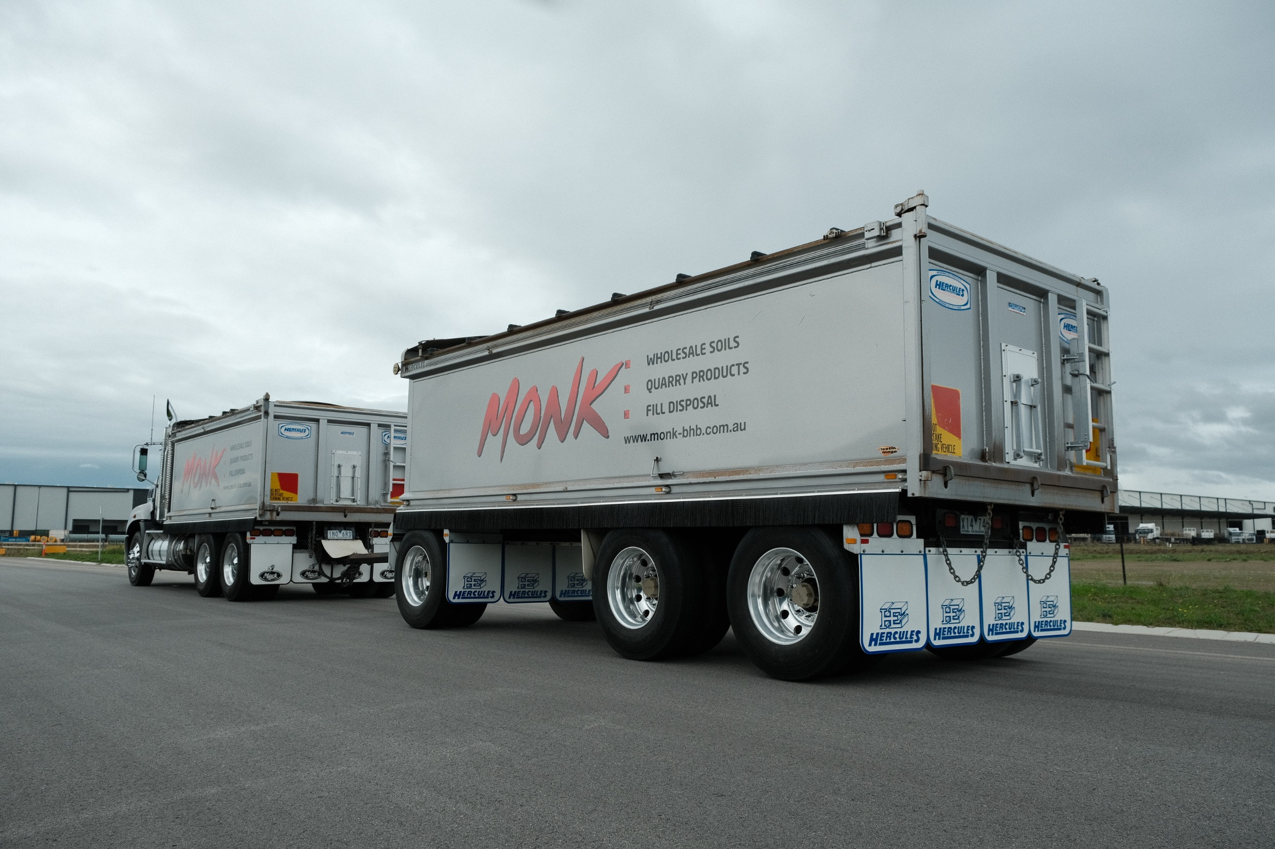 2016 Mack GRANITE image 9