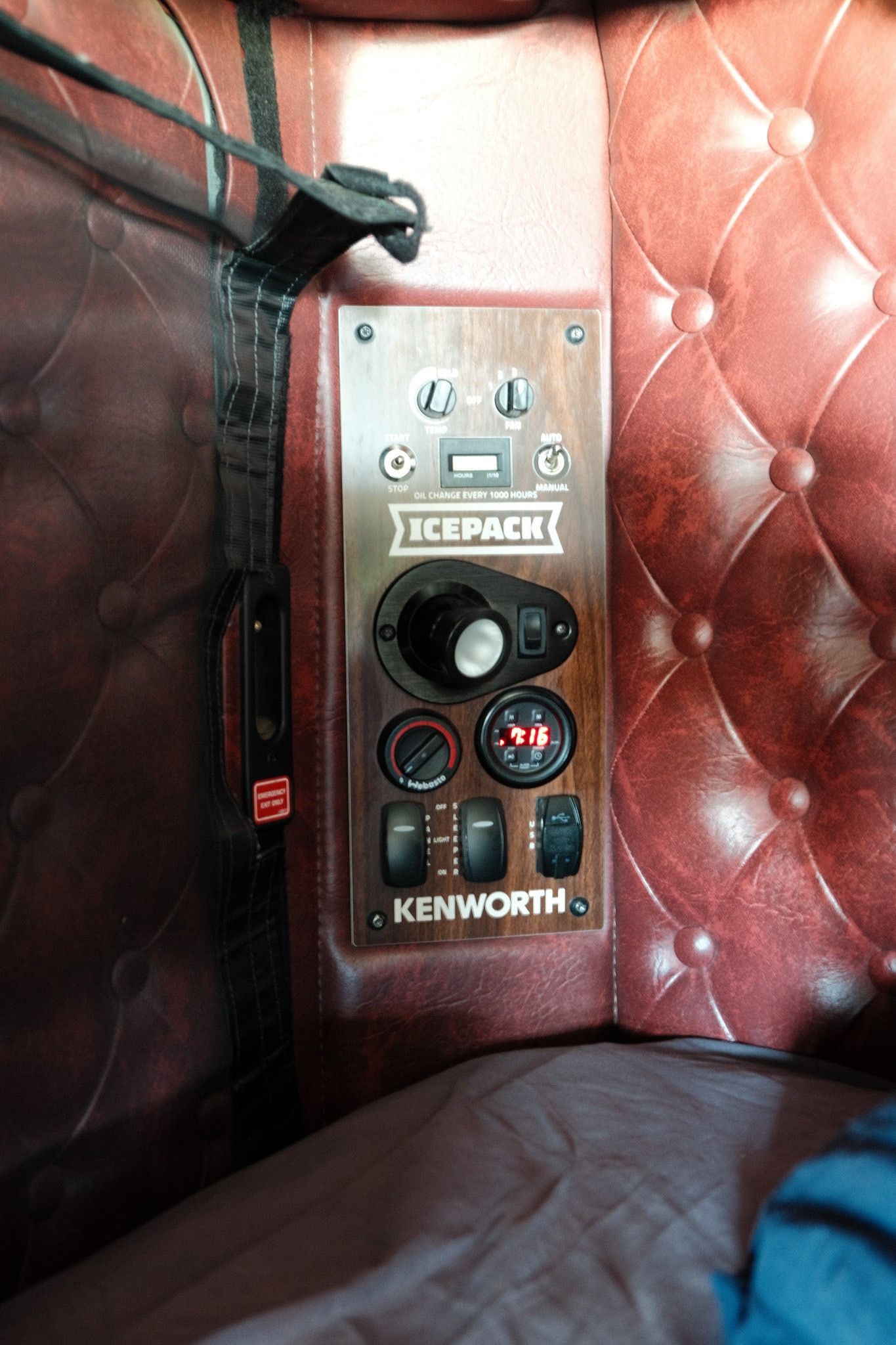 2022 Kenworth K200 image 24